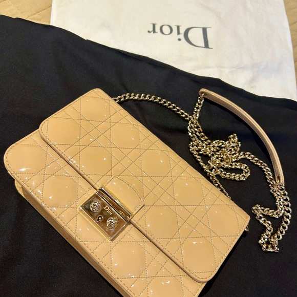 CHRISTIAN DIOR
Small Cannage Miss Dior Bag in Excellent Gently Used Condition. - Picture 4 of 15